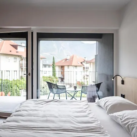 Sambucus Apartments -Premium Apartments For You And Your Dog Lana Exterior foto